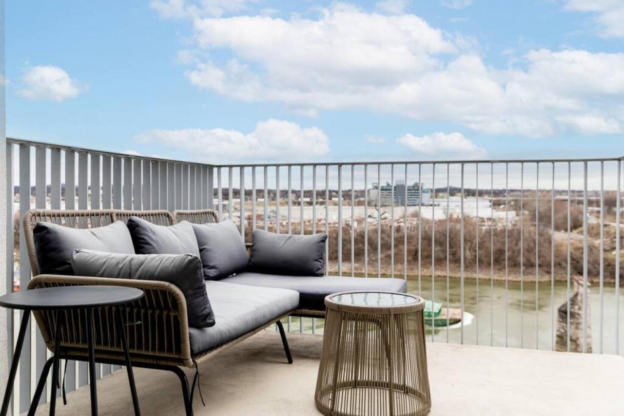 Stunning River View Condo Walk To Downtown Rooftop Patio Нэшвилл Экстерьер фото